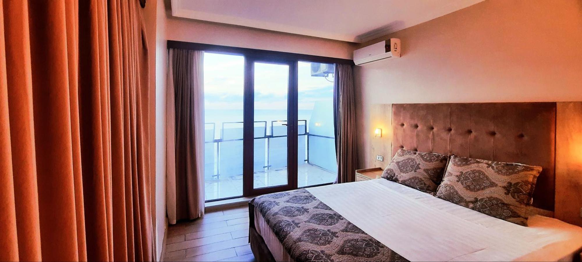 Ashtal Beach Hotel Batumi Exterior foto