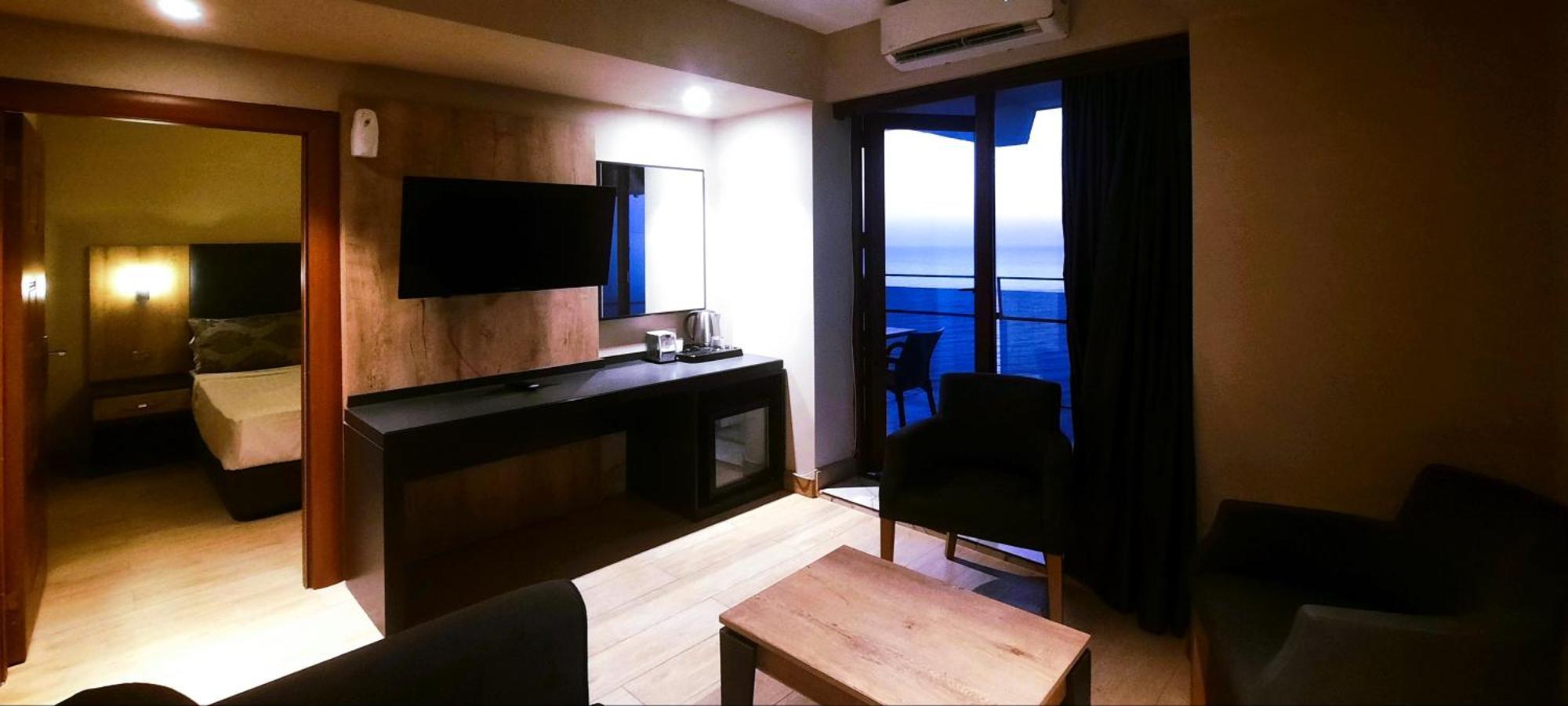 Ashtal Beach Hotel Batumi Exterior foto